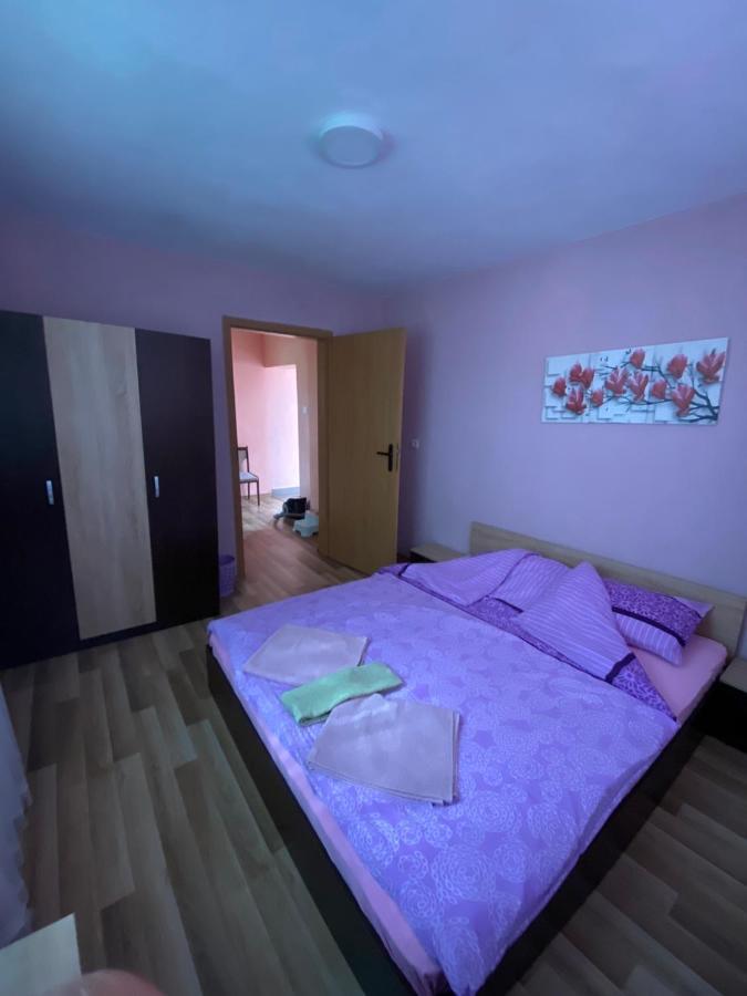 Къщи За Гости Ореха Samokow Exterior foto