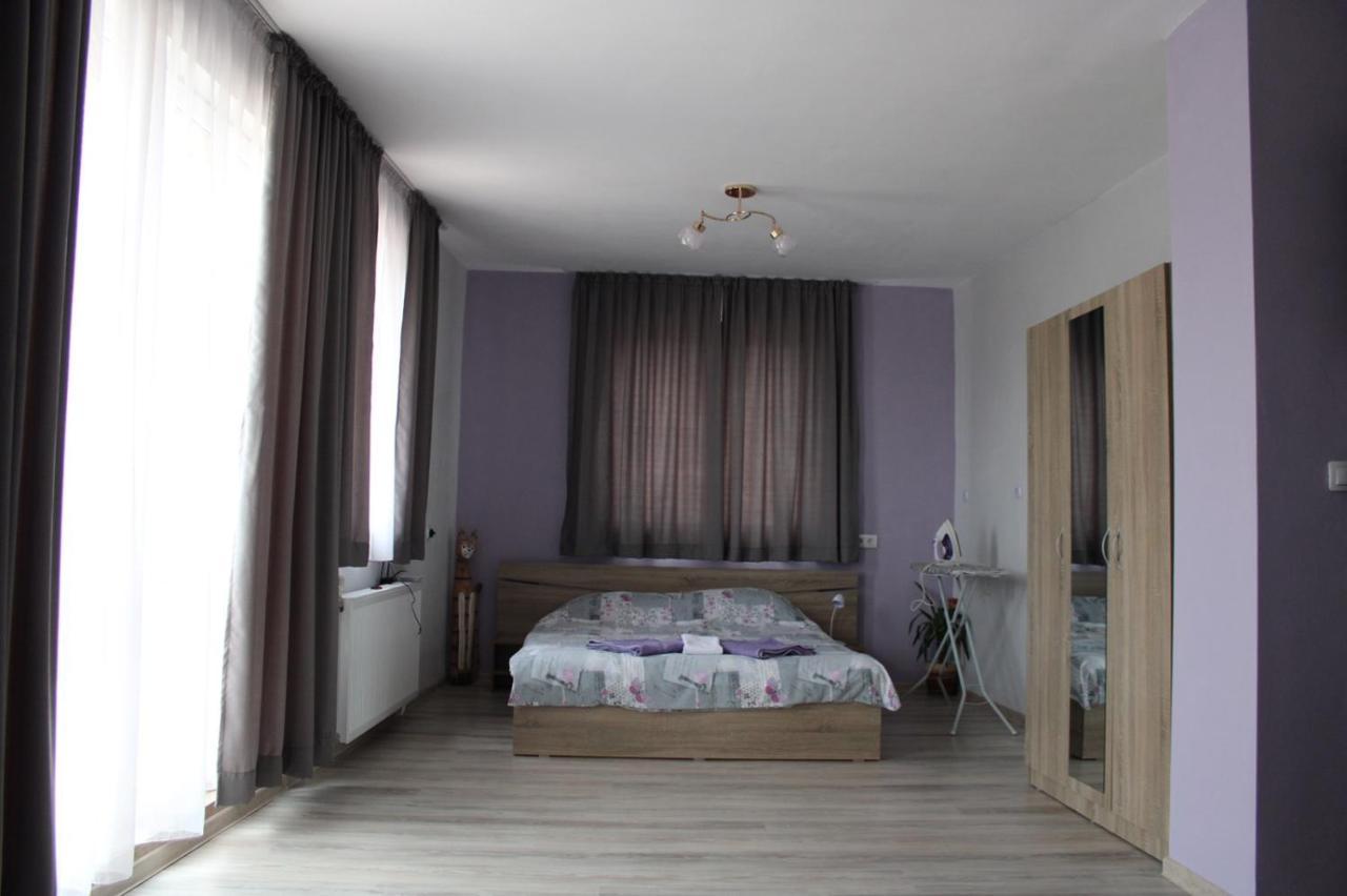 Къщи За Гости Ореха Samokow Exterior foto