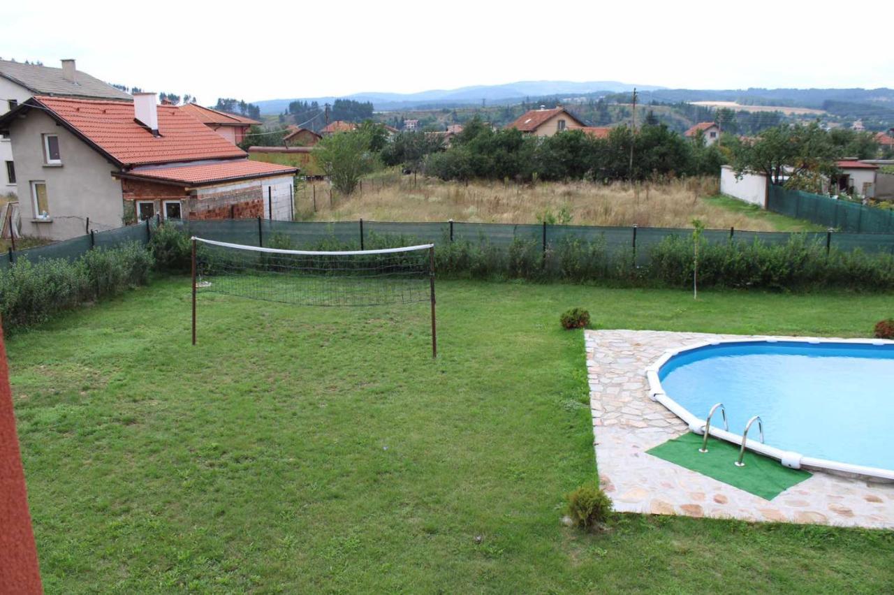 Къщи За Гости Ореха Samokow Exterior foto