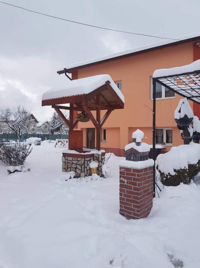 Къщи За Гости Ореха Samokow Exterior foto
