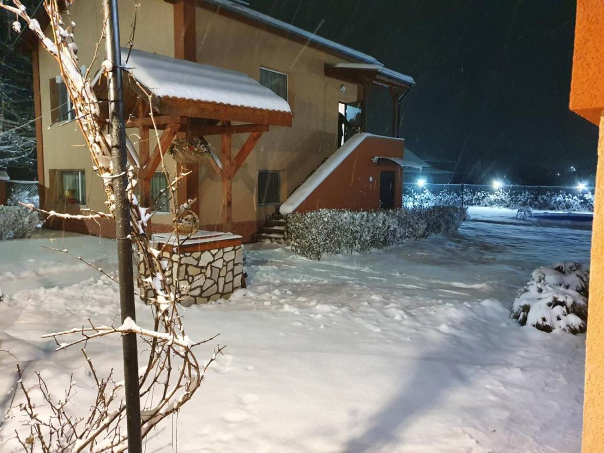 Къщи За Гости Ореха Samokow Exterior foto