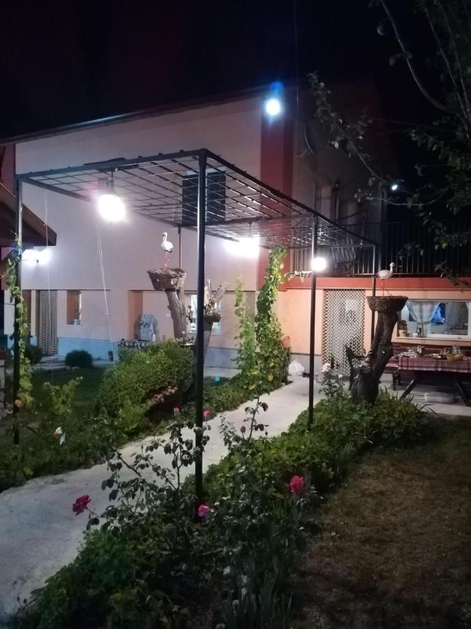 Къщи За Гости Ореха Samokow Exterior foto