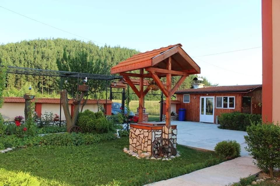 Къщи За Гости Ореха Samokow Exterior foto